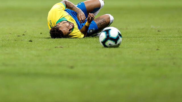 Salió a los 17 minutos de juego tras el el primer gol de Brasil. FOTO: EFE