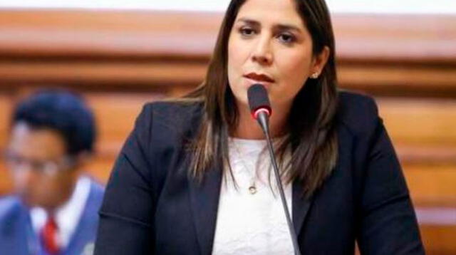 Congresista Úrsula Letona en el ojo de la tormenta