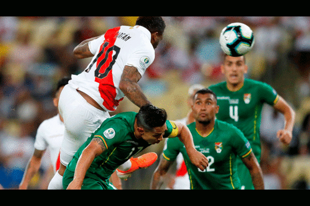 Jefferson Farfán anotó el gol del desempate ante Bolivia. FOTO: EFE