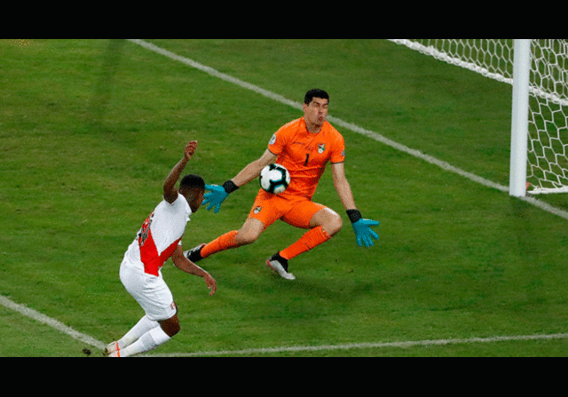 Andy Polo tuvo la ocasión de marcar ante Bolivia. FOTO: EFE