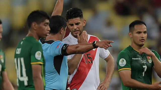 Carlos Zambrano asegura que no fue penal el que cometió ante Bolivia