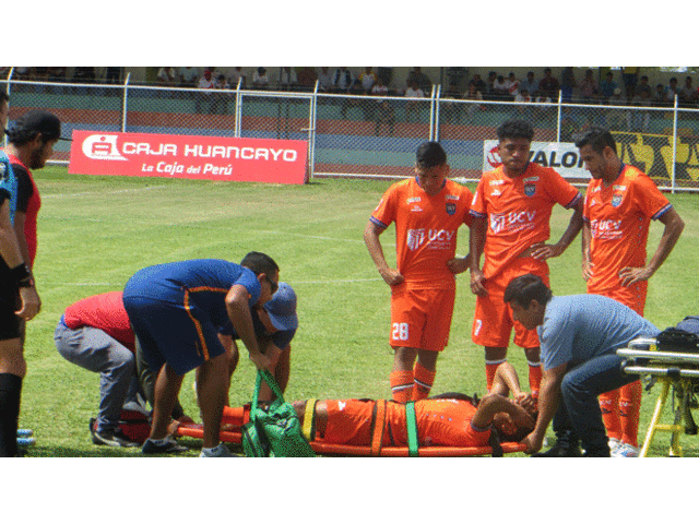 Alexis Rojas del Vallejo sufrió rotura tibia y peroné. FOTO: Roberto Saavedra