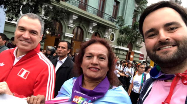 Salvador del Solar estuvo en la Marcha del Orgullo 