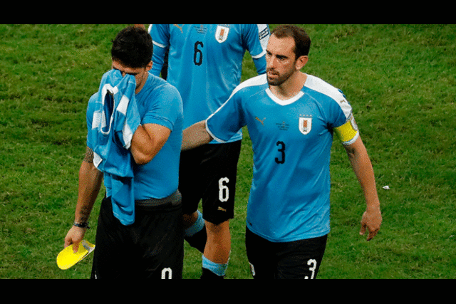 Suárez recibió el respaldo de sus compañeros. FOTO: EFE