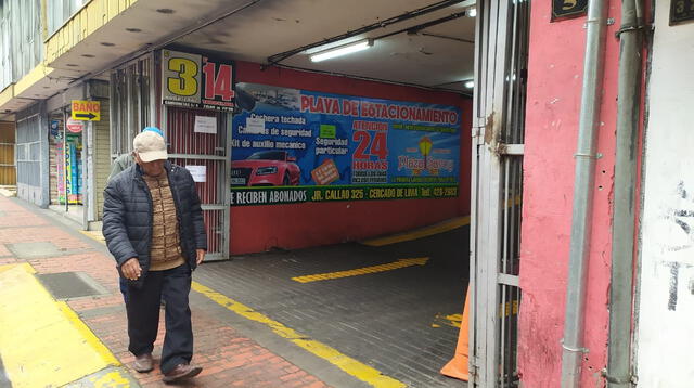 Roban camionetas de la municipalidad de Lima tras ingreso a estacionamiento