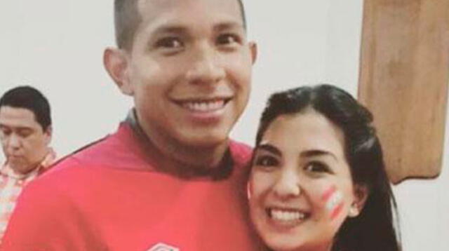 Ana Siucho, pareja de Edison Flores, se mostró muy emocionada por el desempeño de su novio en el duelo contra Chile