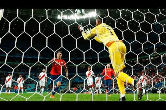 Mister Chip resalta que Gallese que Gallese tapó de todo ante Chile. FOTO: EFE