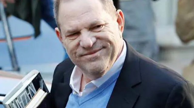 Harvey Weinstein sonríe a las cámaras mientras pesan sobre él denuncias de abusos sexuales