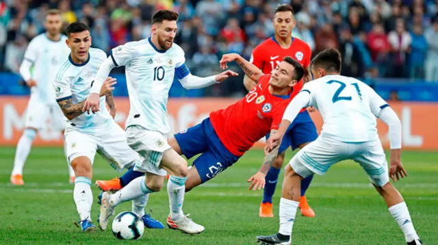 Argentina y Chile miden fuerzas por ganar el tercer puesto en la Copa América 2019. FOTO: EFE