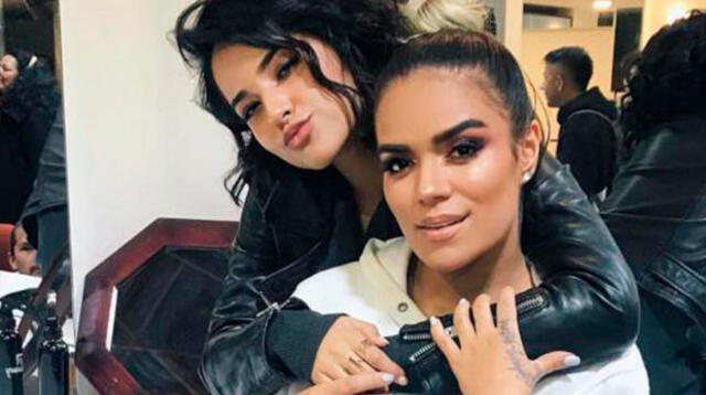 Becky G y Karol G posaron  juntas