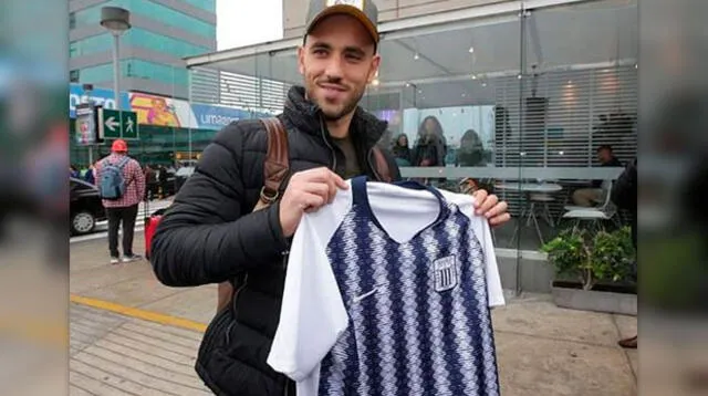 Federico Rodríguez se luce con la camiseta blanquiazul