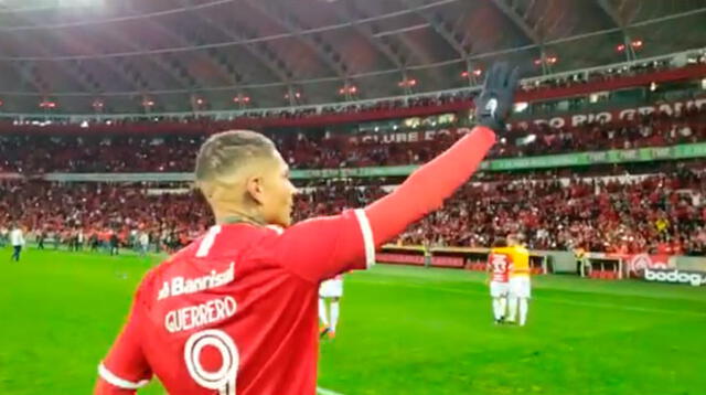 Paolo Guerrero es ovacionado por los hinchas del Inter de Porto Alegre tras derrotar a Palmeiras