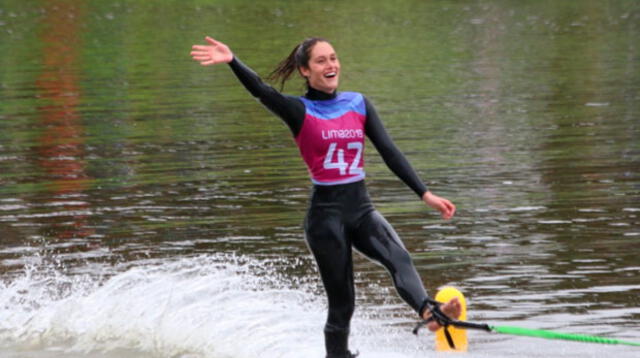 Natalia Cuglievan gana medalla de oro en esquí acuático