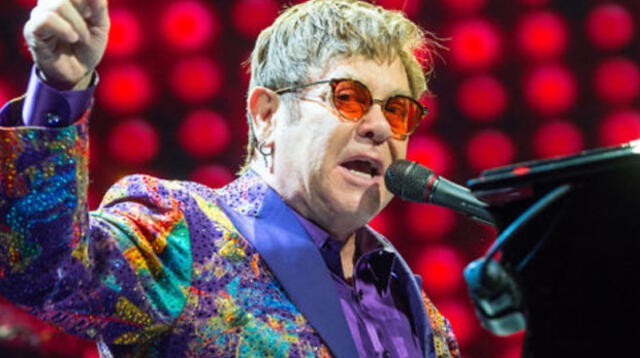 Elton John libre de drogas