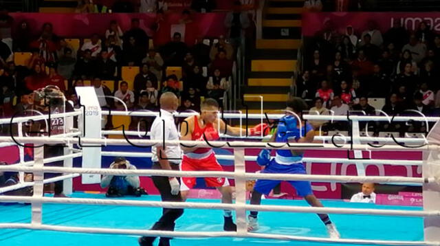 José María Lúcar logró medalla de bronce en la disciplina de boxeo