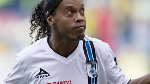 Ronaldinho perdió por goleada