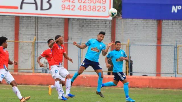 Gonzales anotó el descuento en la derrota del Cristal 1-2 ante Comercio. FOTO: Clinton Medina