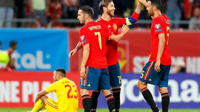 Sergio Ramos anotó el primer gol de España de penal. FOTO: EFE