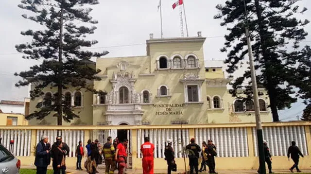 Mujer intentó quitarse la vida en la Municipalidad de Jesús María