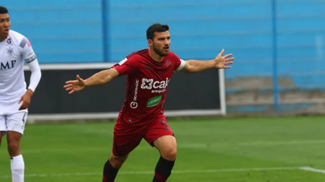 Bernardo Cuesta anota el gol del FBC Melgar en el empate con El Pirata. FOTO: LIBERO