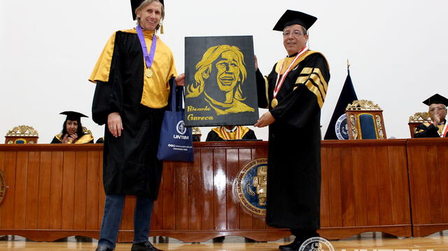 Ricardo Gareca recibió reconocimiento de la  Universidad Nacional Toribio Rodríguez de Mendoza de Amazonas 