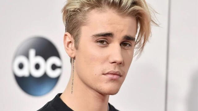 Justin Bieber invitó a sus fans a seguirlo en un curioso reto 