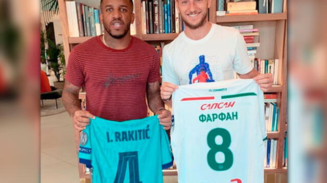 Jefferson Farfán se luce con Ivan Rakitic