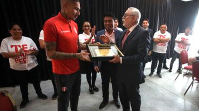 Paolo Guerrero descartó que se encuentra lesionado