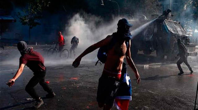 Prostestas en Chile en contra de gobierno de Sebastián Piñera.