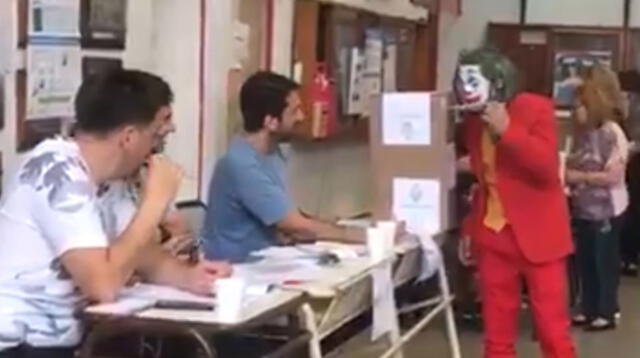 Joker acude a votar en Argentina