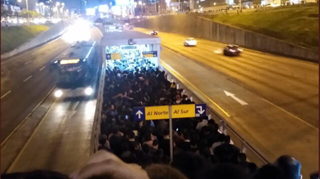 Usuarios del Metropolitano esperaron hasta dos horas para subir a un bus