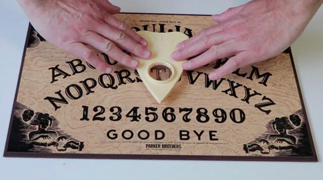 La tabla ouija te permite hablar con los espíritus