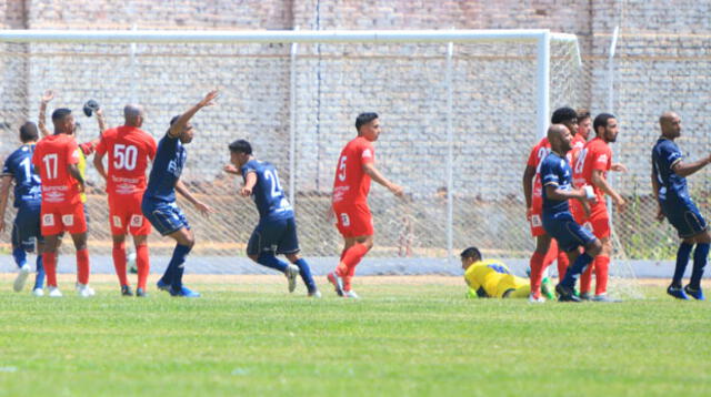 Esta perdiendo 2-0, pero reacciona Cienciano y da vuelta al partido 4-2. FOTO: Clinton Medina