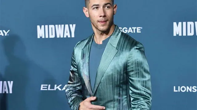 Nick Jonas se lució en la premiere mundial de película
