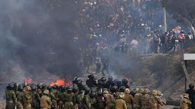 Agentes del Estado y un grupo de manifestantes se enfrentaron en Cochabamba