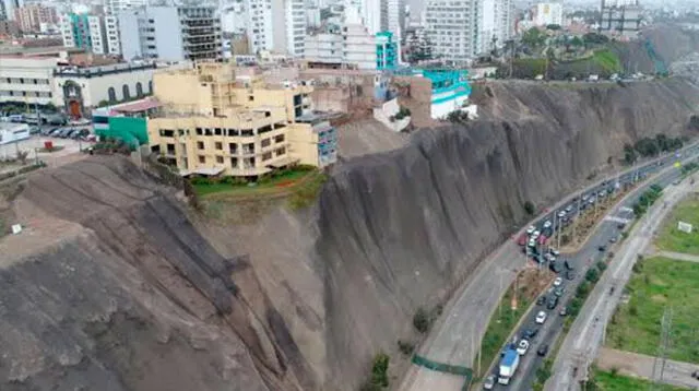 Inminente  derrumbe. El Efectivo puso ultimátum por 60 días a la Costa Verde