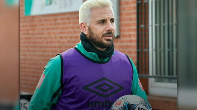 Claudio Pizarro sorprende a los hinchas por tener un nuevo color de cabellera