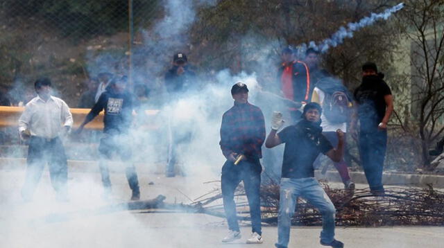 Disturbios y gases lacrimógenos en calles de La Paz (AP)