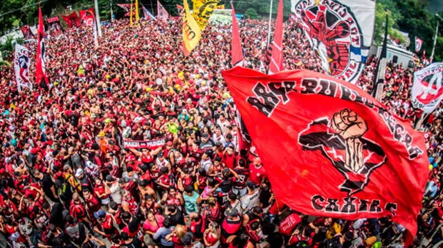 Flamengo fue despedido por una multitud de hinchas