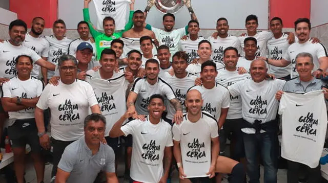 El equipo de La Victoria celebra un nuevo título de la mano de Pablo Bengoechea