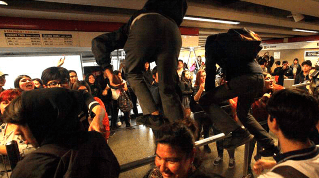 Estudiantes de Lima intentaron invadir el Metropolitano  