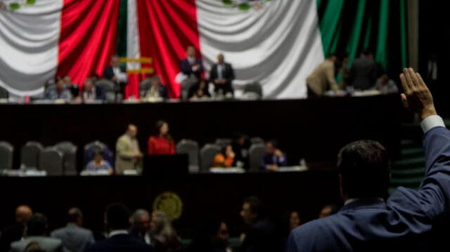 México: Diputados recibirán 16 mil dólares como 'regalo de navidad'