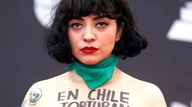 Mon Laferte será citada a declarar por opinión sobre situación en Chile