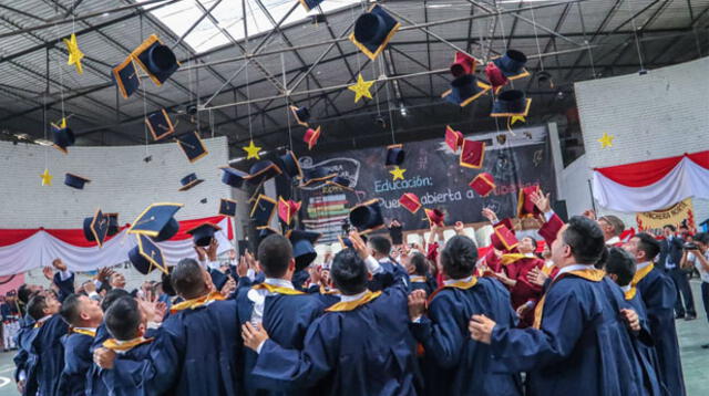 Internos graduados fueron acompañados por sus familiares