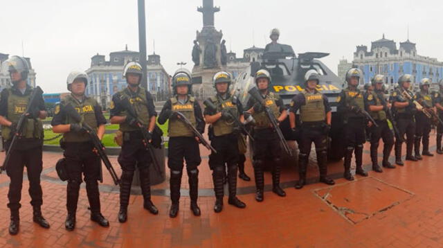 La policía está alerta en la Plaza Dos de Mayo ante anuncio de paro