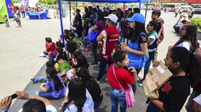 Feria 'Perú Contigo' consiguió confraternizar a 800 peruanos y venezolanos [FOTO]