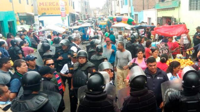 Ambulantes pusieron resistencia al desalojo