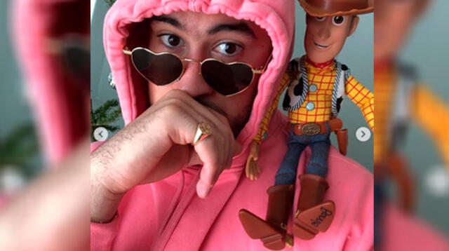 Bad Bunny fue quien entrego los regalos a los pequeños