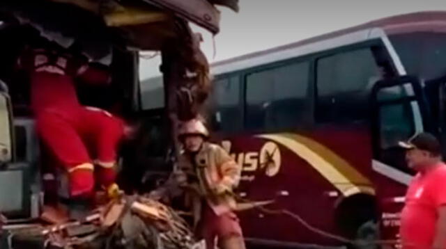 Un muerto y cuatro heridos dejó fuerte choque entre un bus y tráiler que transportaba ladrillos