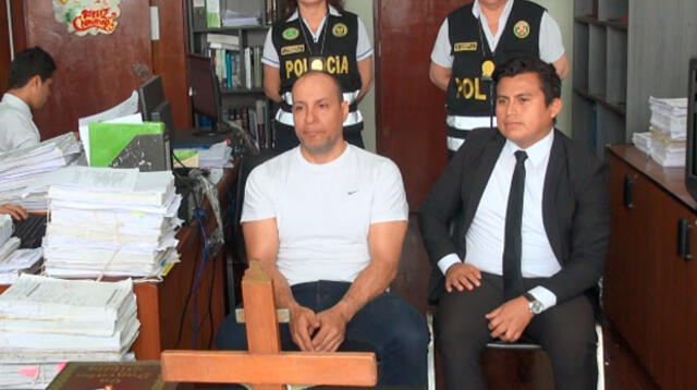 El abogado Adolfo Bazán ante la jueza del Sétimo Juzgado Penal de Lima